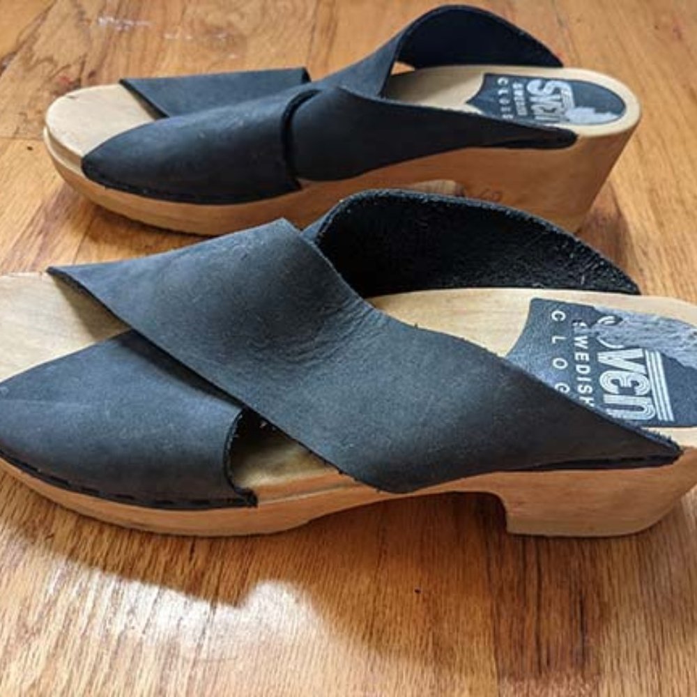 Sven Clogs Cross Strap Sandals Size 40